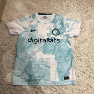 Inter t-shirt storlek s.  300kr - Inter t-shirt storlek s  300kr
