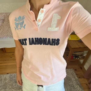 Supercool tröja  - Rosa tröja med supercoola detaljer! Pris kan diskuteras!💕🤗