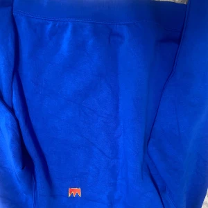 Hov1 2024 merch - Säljer den här sweatshirten för 850 kr❤️❤️ kom för mer info❤️ pris kan diskuteras❤️