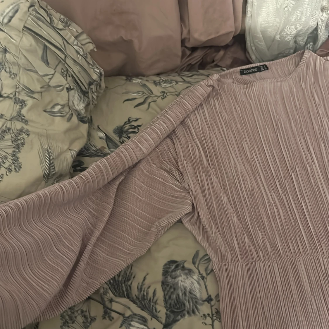 Ljuslila klänning från Boohoo - 1