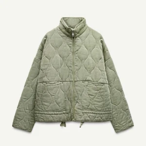 SÖKER grön Zara jacka - söker jackan på bilden i storlek XS eller S❤️