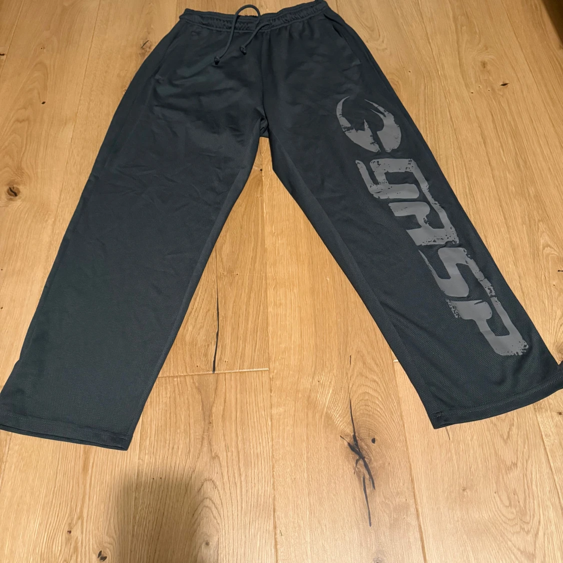 Svarta träningsbyxor från GASP