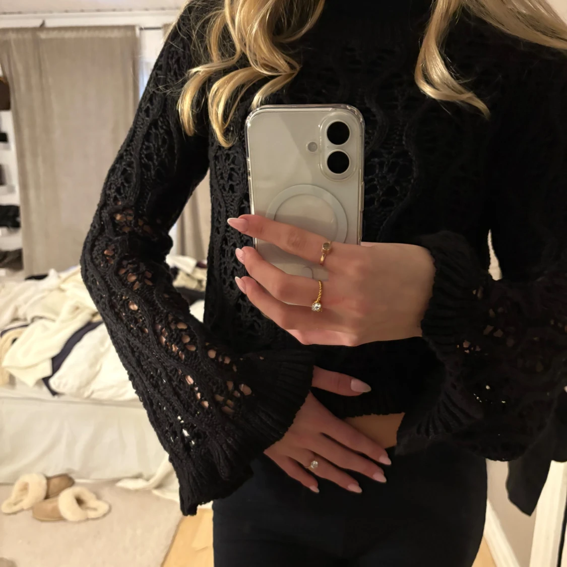 Svart spetsmönstrad tröja