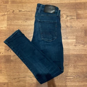Replay Anbass - Replay anbass jeans i mycket bra skick, W27 L30, Hyperflex. 