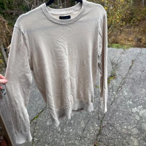 Riley Merinoull Tröja - Skick 8/10 Inga hål. Storlek S. Hör av er vid frågor eller funderingar ✌️