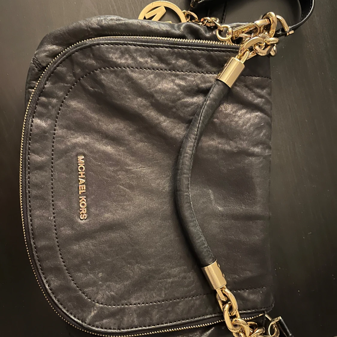 Svart axelväska från Michael Kors - 90