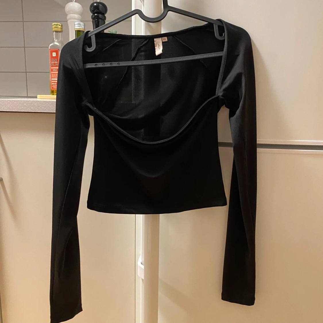 Svart långärmad topp