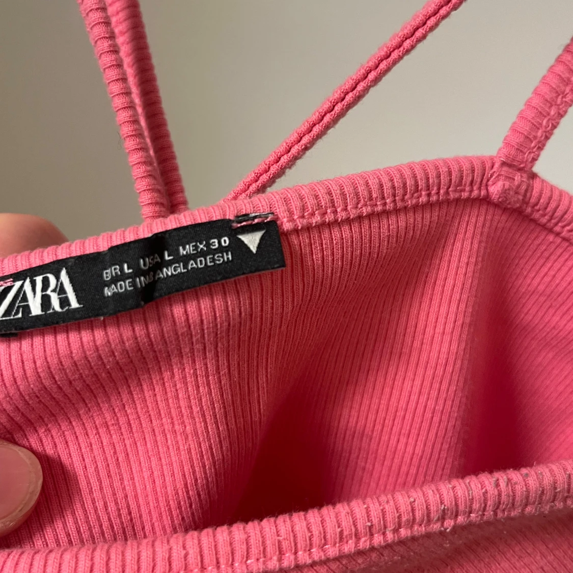 Rosa ribbad linnetopp från Zara - 91