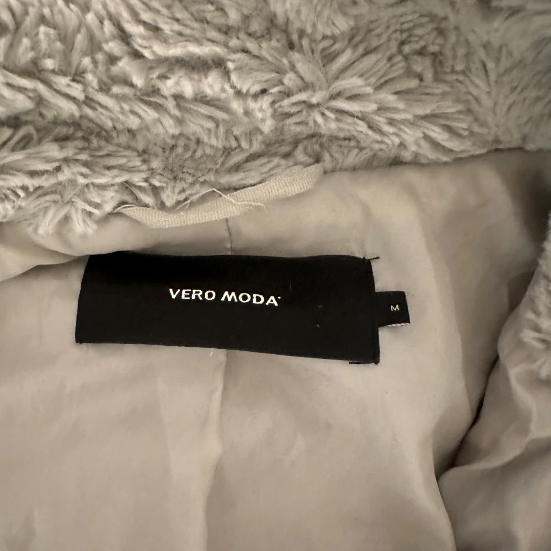 Grå teddyjacka från Vero Moda - 91