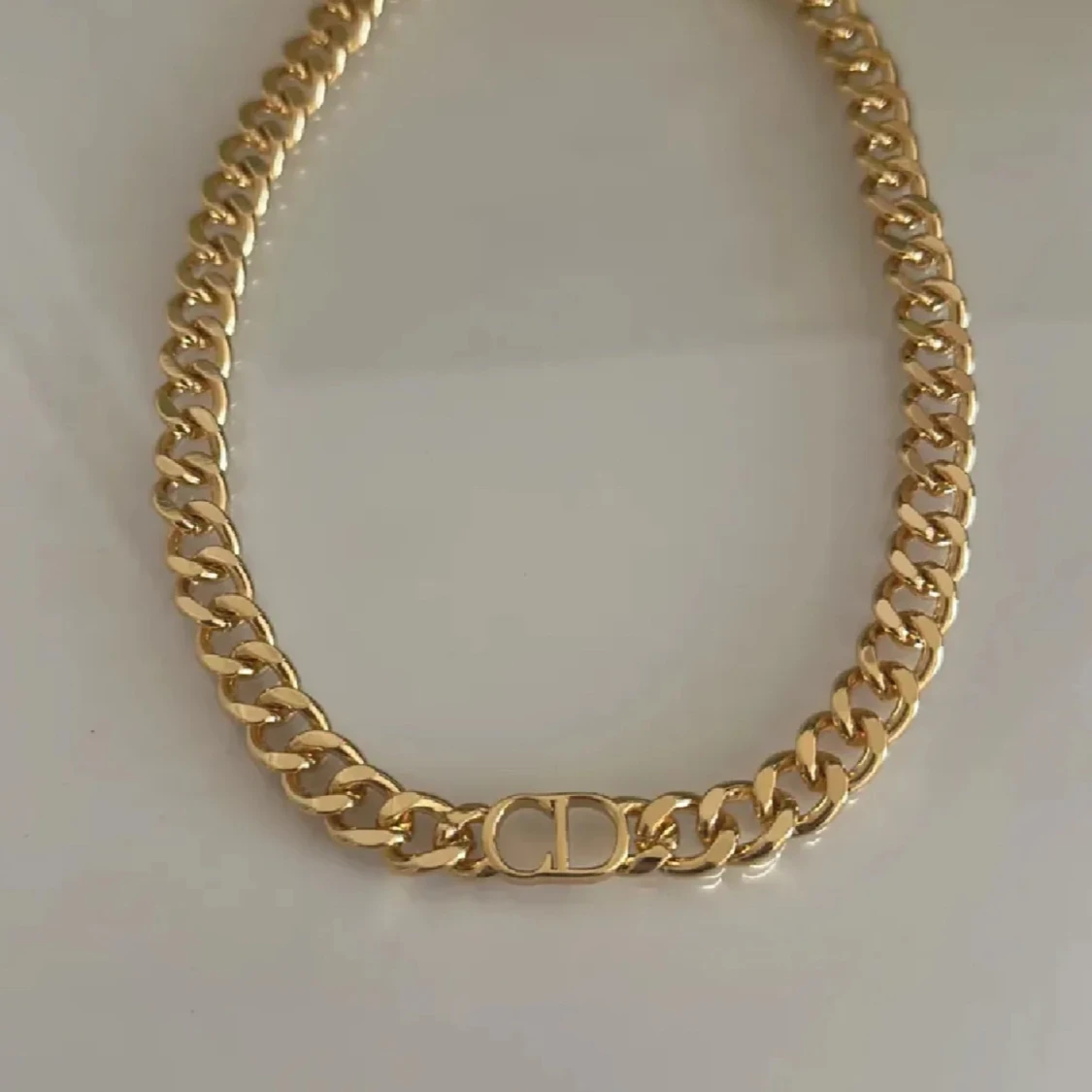 Guldhalsband med kedjedesign - 90