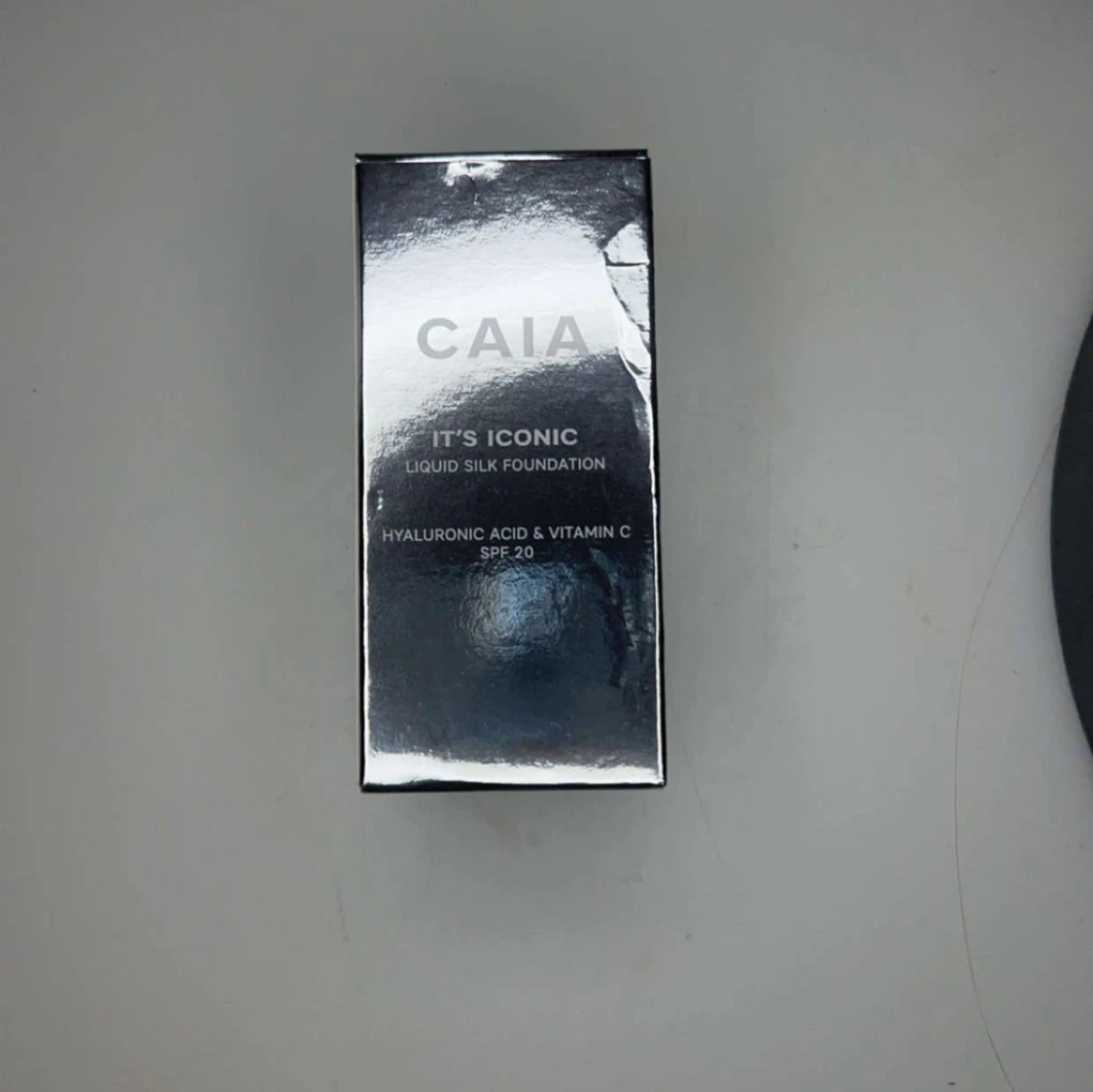 CAIA It's Iconic Liquid Silk Foundation - 90