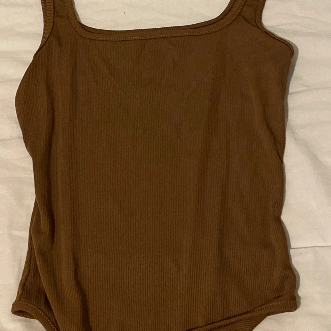 Brun ribbad bodysuilt - 90