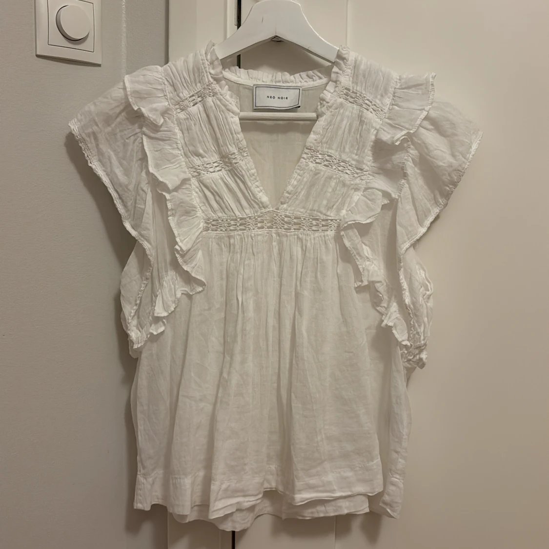 Vit blus från Neo Noir