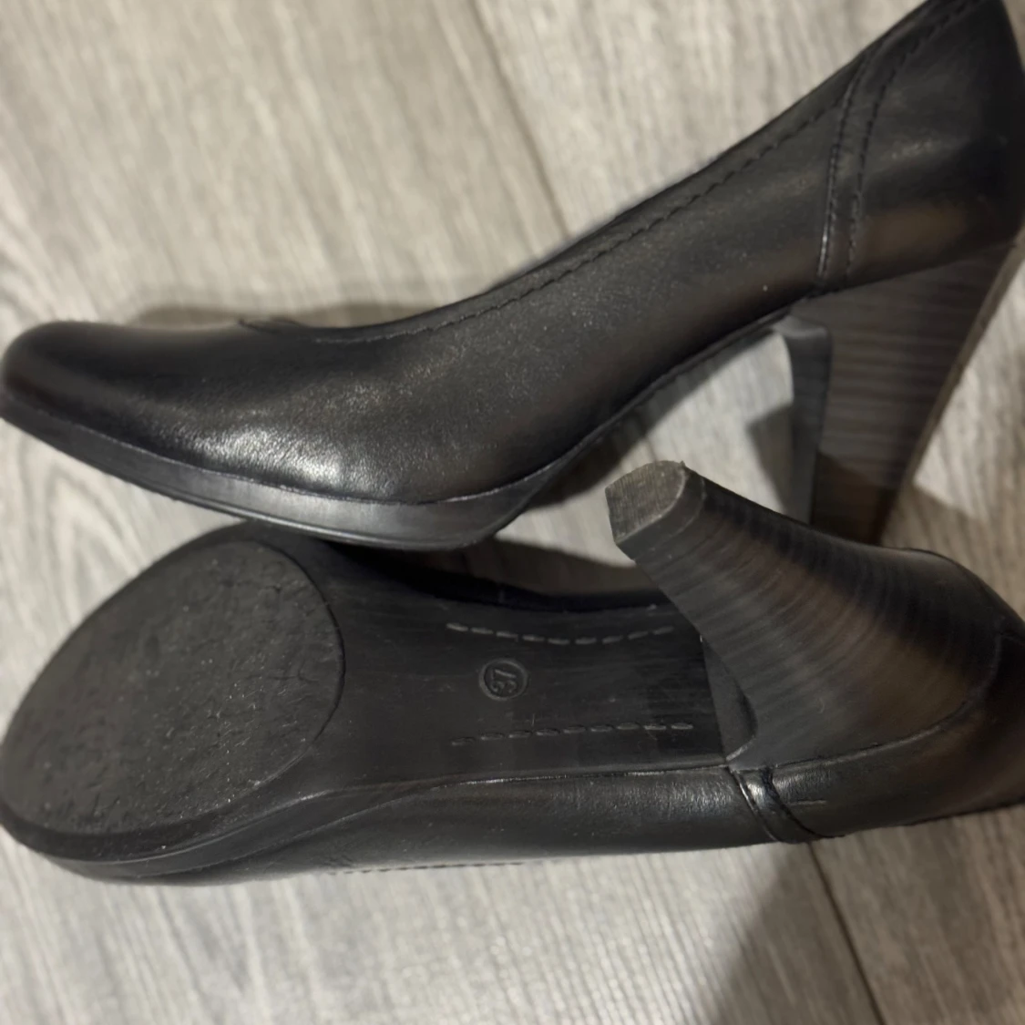 Svarta pumps från XIT - 93