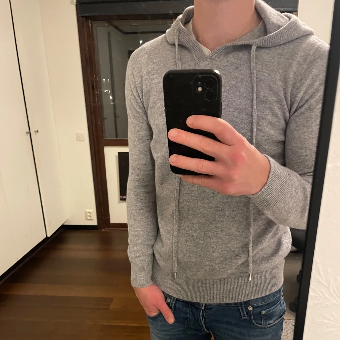 Grå Merinoull hoodie