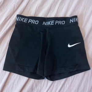 Nike pro - Nike pro som inte kommer till användning 💕midjemått 50cm