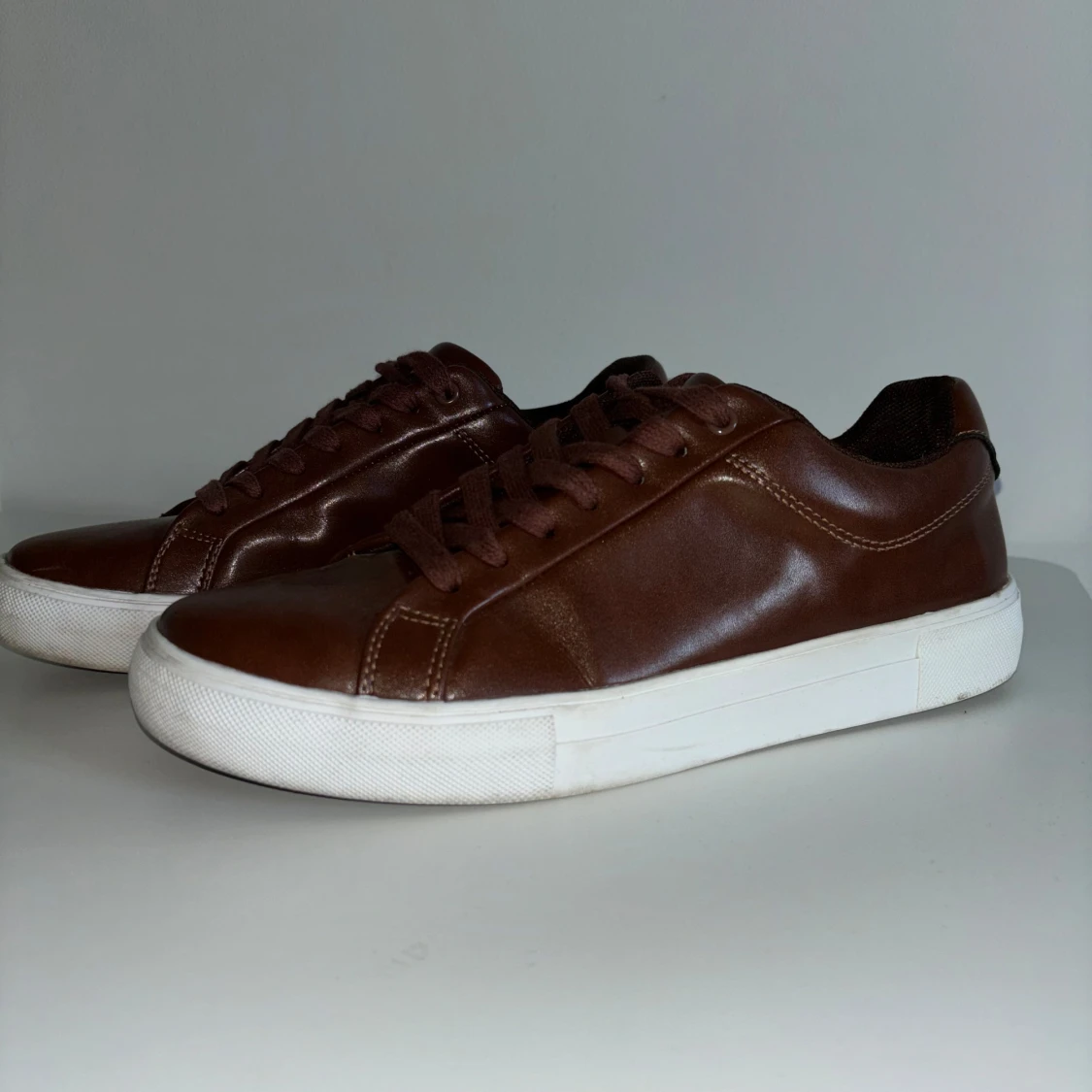 Bruna sneakers från Pier One - 1