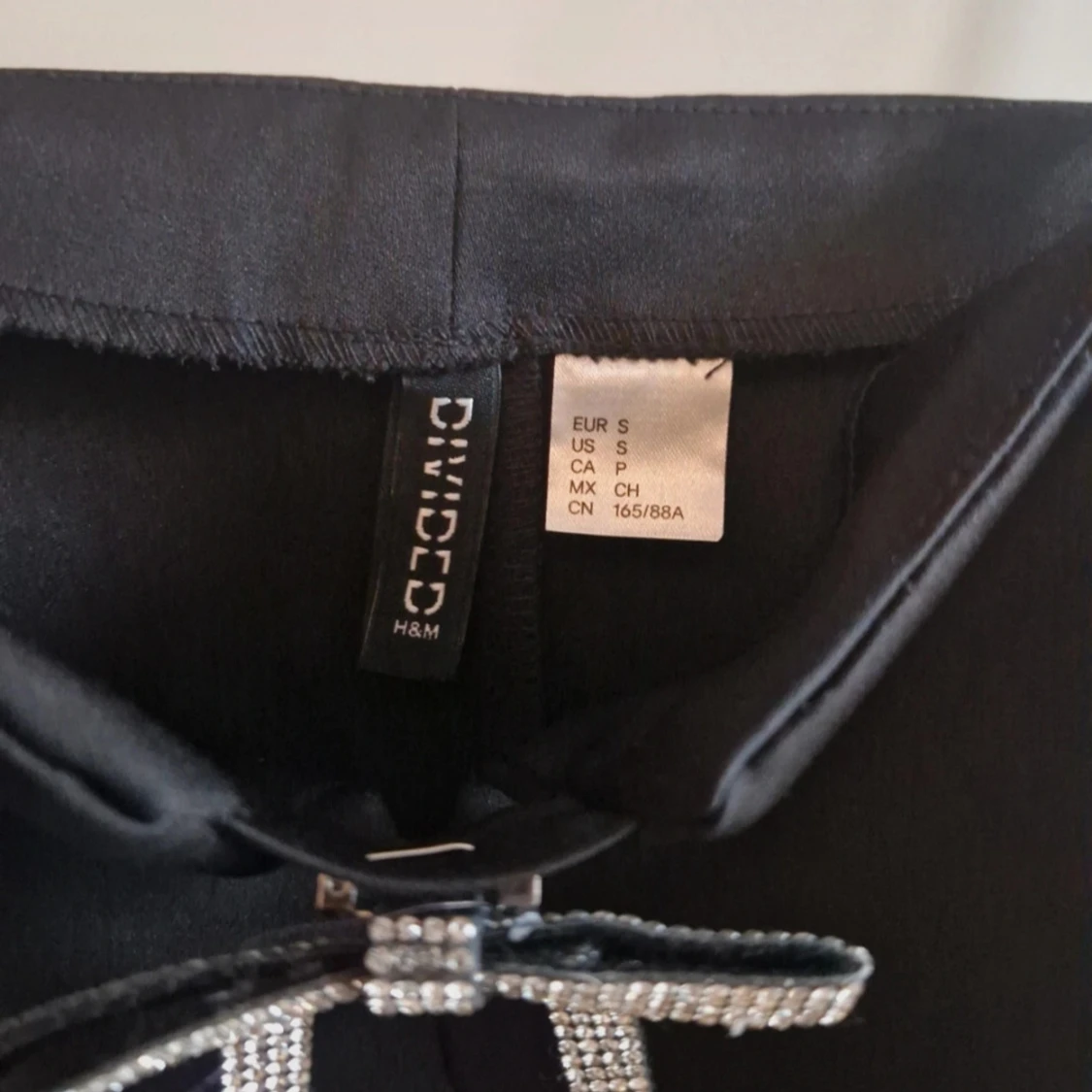 Svart axelbandslös topp från H&M Divided - 1