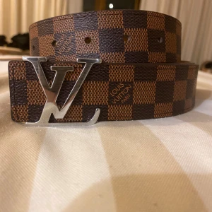 Bälte - Snyggt bälte 125 cm + vertyg till att minska storleken kommer med