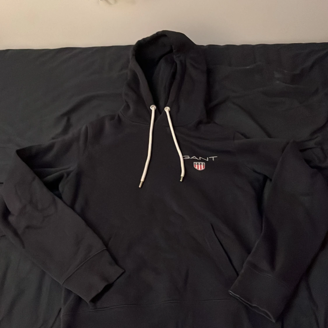 Svart hoodie från GANT