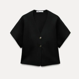 zara tröja - använd max 2 gånger, säljer pga den inte kommer till användning längre