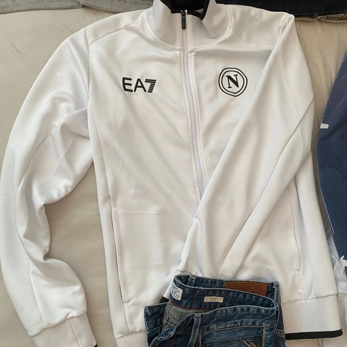 Vit jacka från EA7/napoli