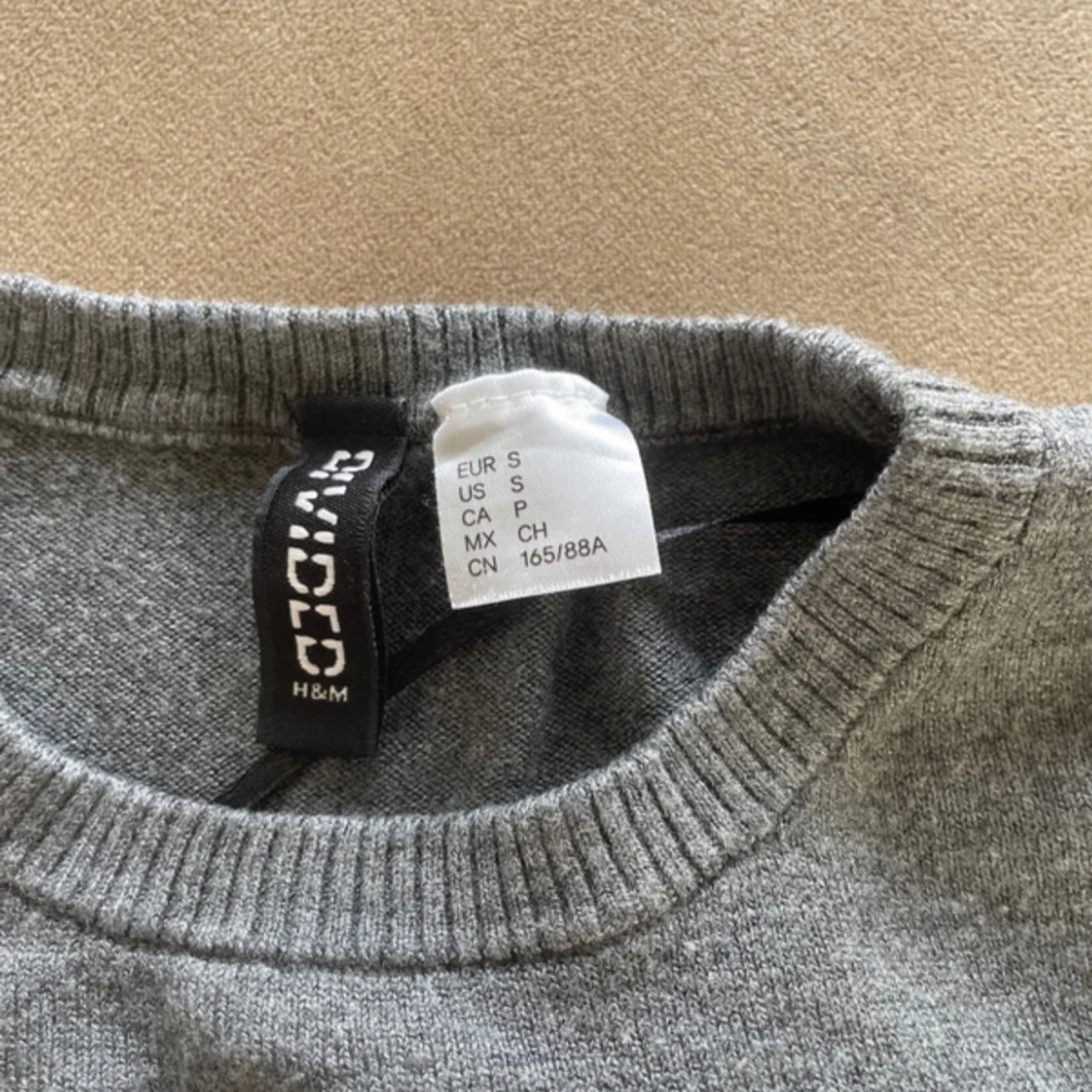 Grå kortärmad tröja från H&M Divided - 1