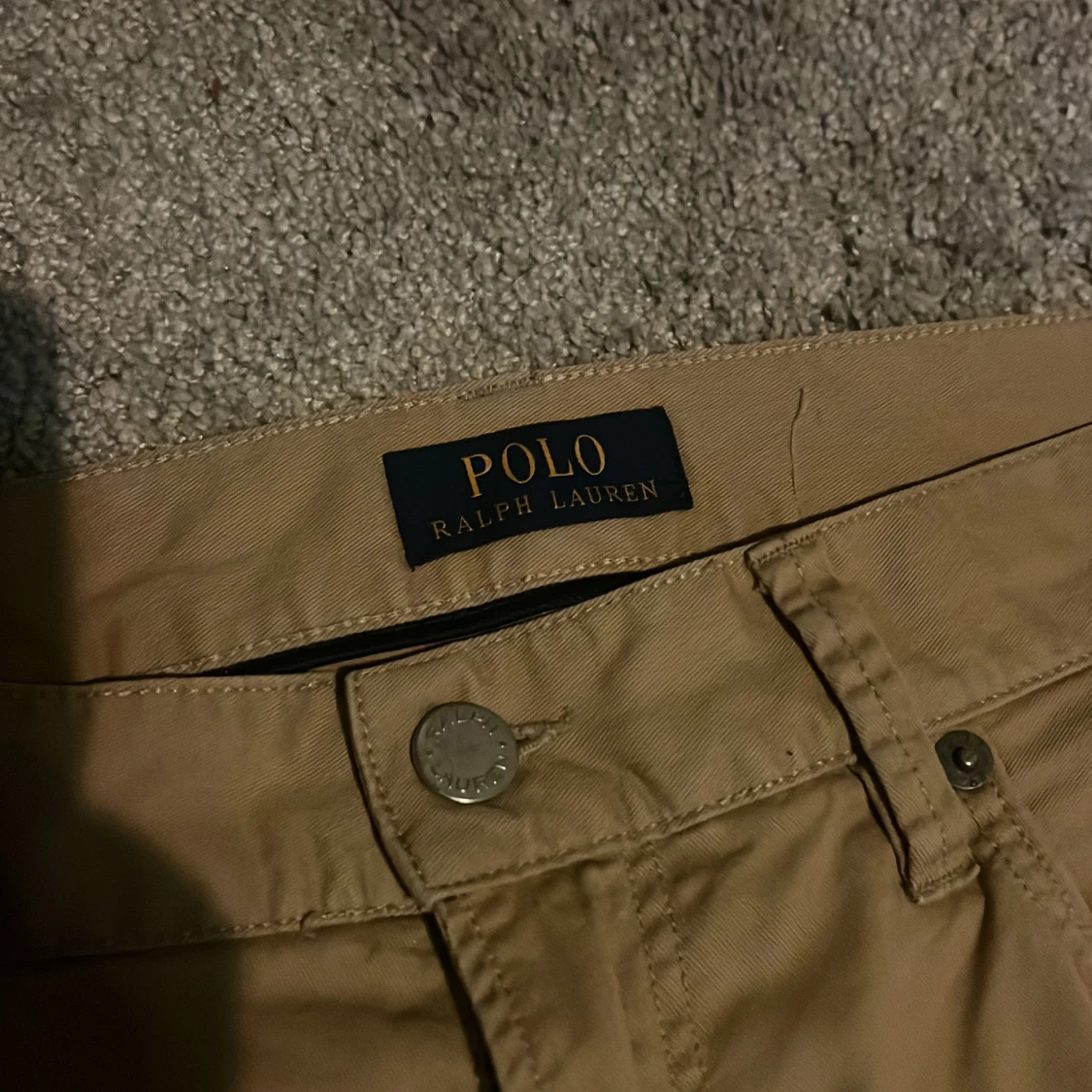 Ett par snygga och stilrena Biege Polo Ralph Lauren chinos - 2