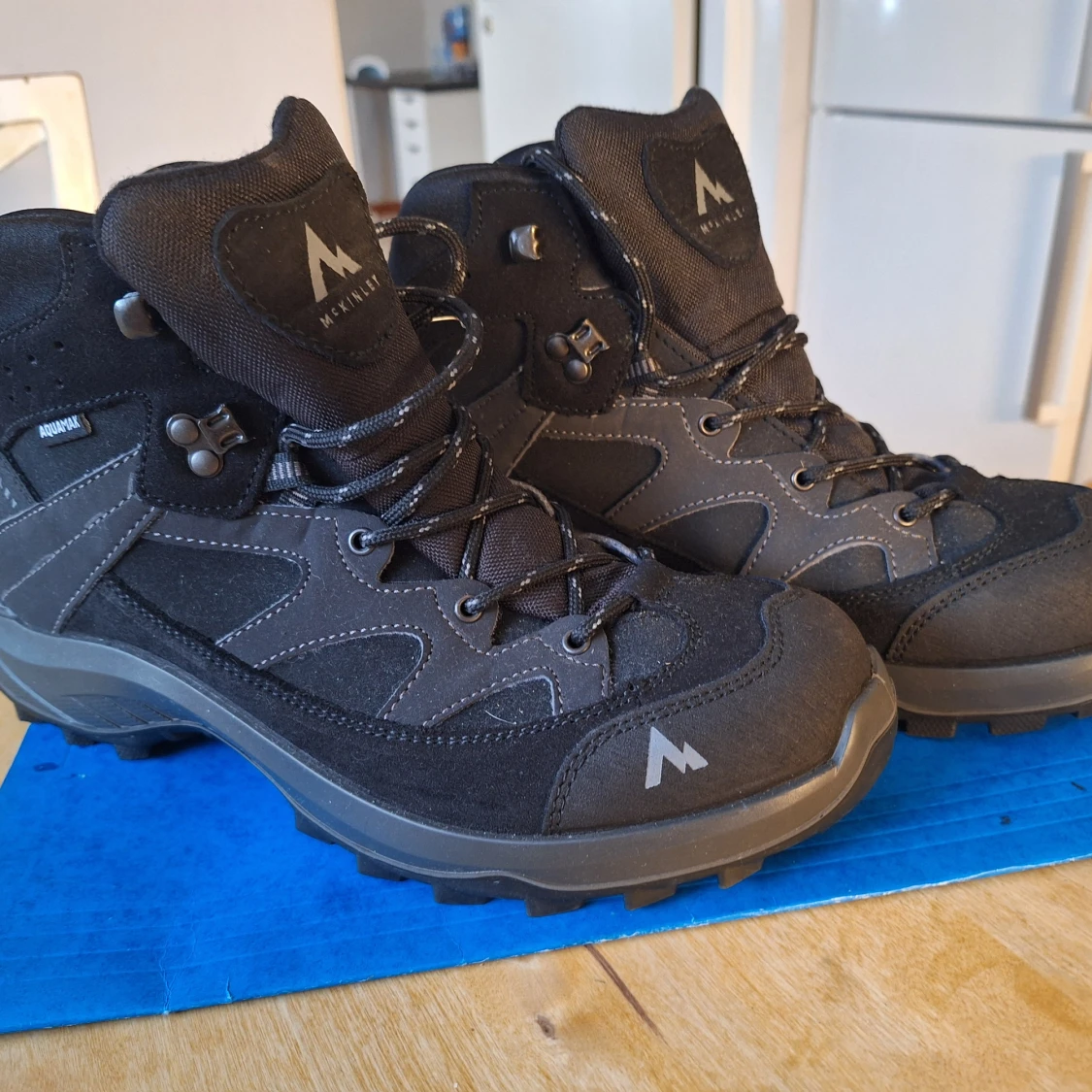 Svarta vinterkängor från McKinley