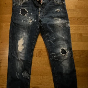 Blå Dsquared2 - Säljer ett par dsq2 jeans bra skick pris kan diskuteras vid snabb affär