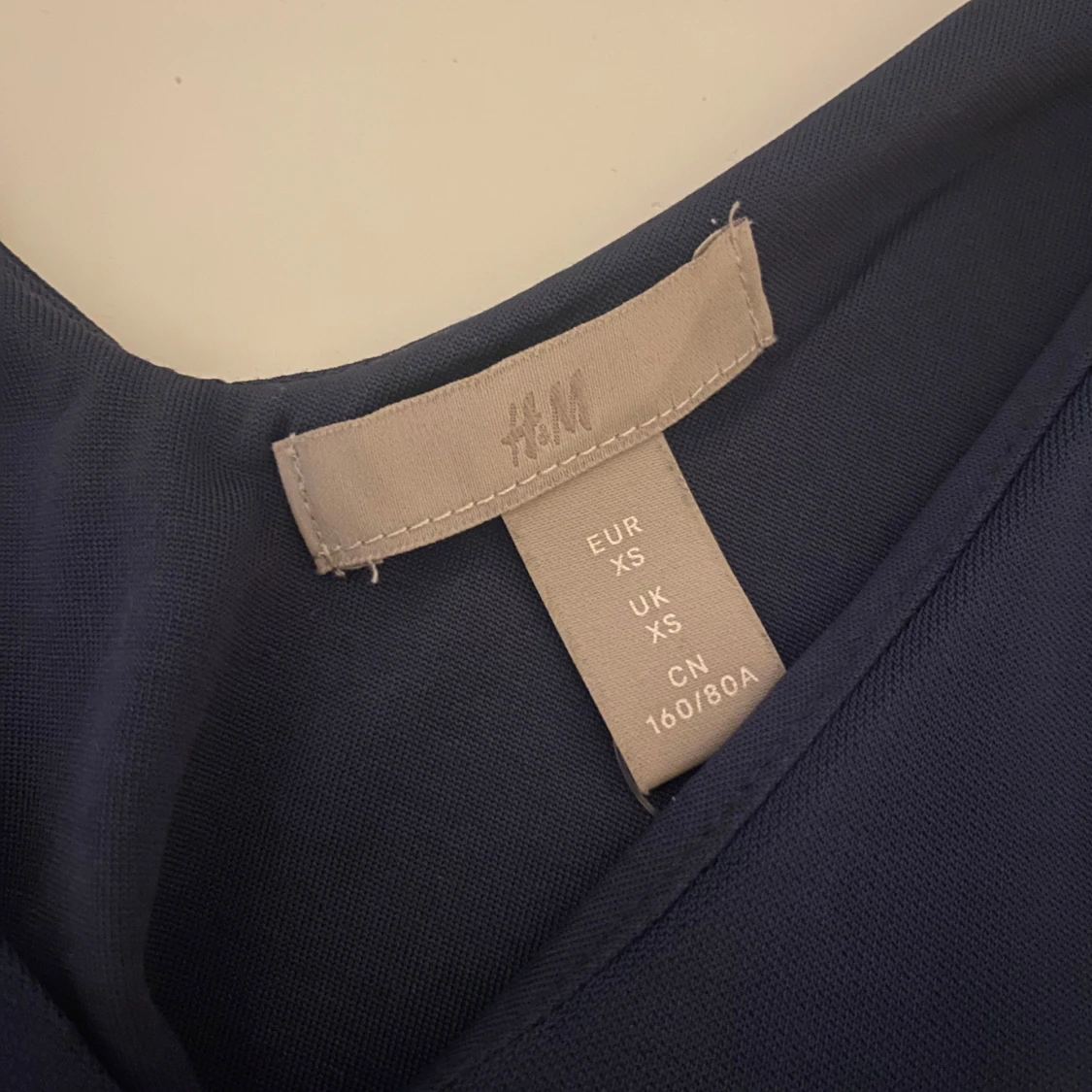 Mörkblå linnetopp från H&M - 1