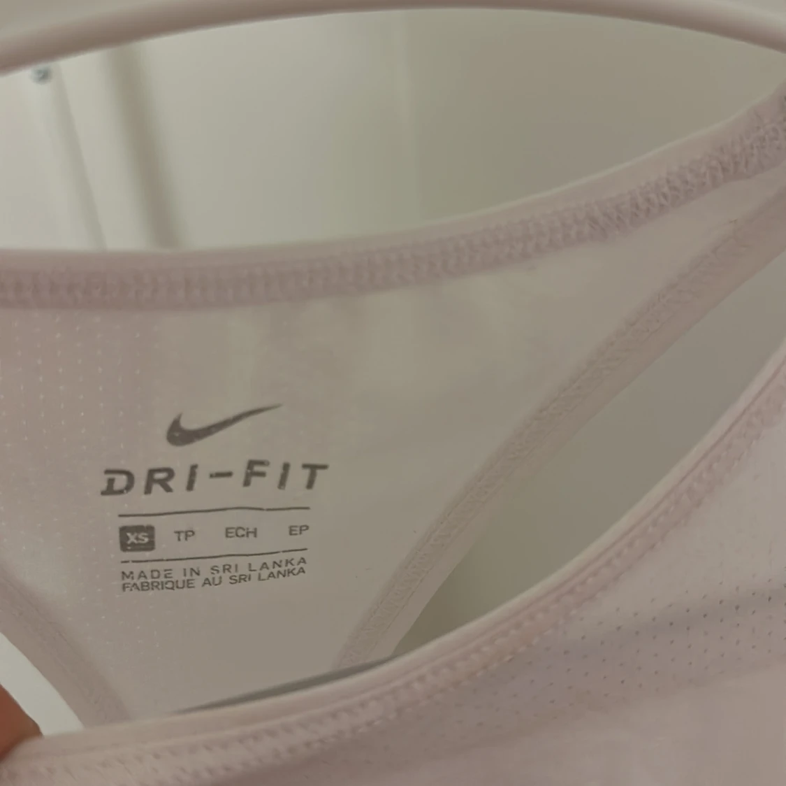 Vit linnetopp från Nike - 1