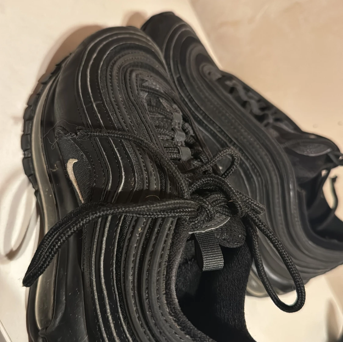 Svarta Nike Air Max skor  - 3