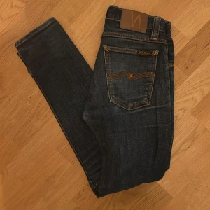 Nudie jeans  - säljer dessa nudie jeans bra passform och riktigt snygga storlek:  W25 L34