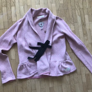 Odd Molly - Jättefin Odd Molly kofta i str 0. Använd men i bra stick. R/f och d/f hem i Berga i Linköping 