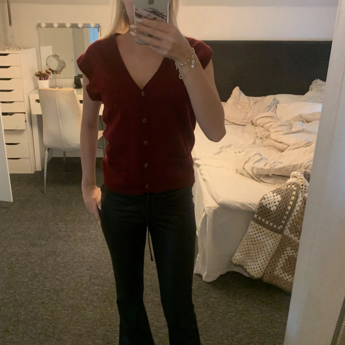 Vinröd stickad kofta 