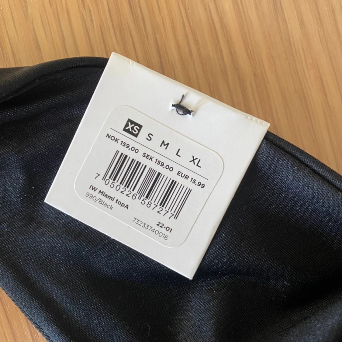 Svart bikini med glittriga detaljer - 91