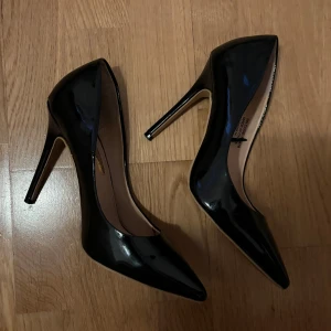 Klackskor - Primark, passar storlek EU37.