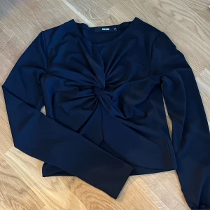 Topp - Från bikbok Stl xs svart
