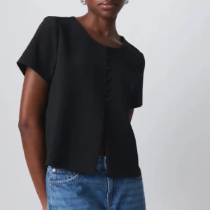 Topp - Supersöt topp från Gina 🩷Köpt i somras men aldrig kommit till användning så helt ny! Nypris 400