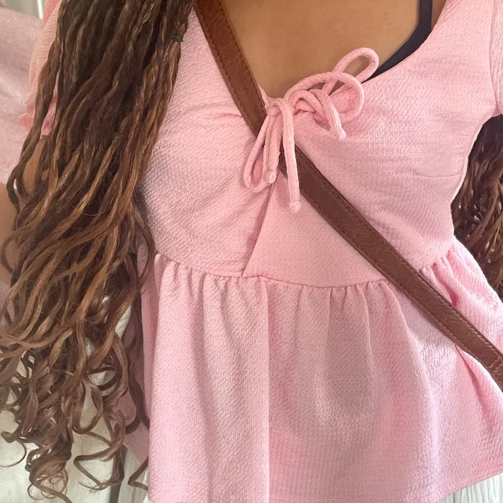 jättesöt blus från miss selfridge💗💗sitter som en XS-S.. Puserot.