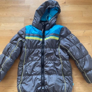 Jacka - Jacka i prima skick från me too Strl. 128 (8 years)