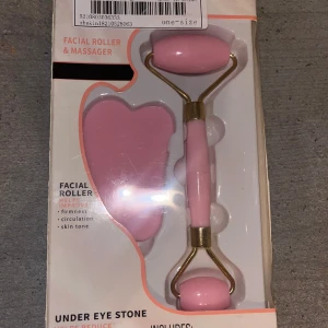 Face roller och gua sha board  - Oanvänd face roller och gua Sha board för en skön ansiktsmassage😇