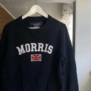 Morris Tröja - Tja, säljer denna feta stickade Morris tröja, perfekt till kallare tider!  Inga defekter utan bara vanligt använd liksom! Priset är diskuterbart Skriv för frågor:)