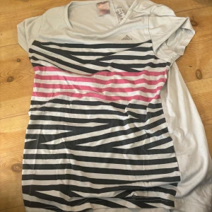 Adidas tröja - Skön