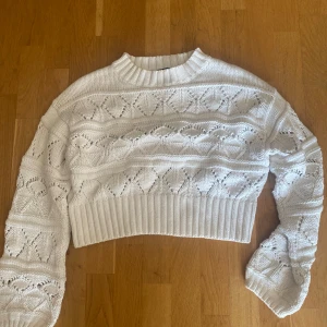 Stickad tröja vit  - Stickad vit tröja Gina tricot🥰 storlek s
