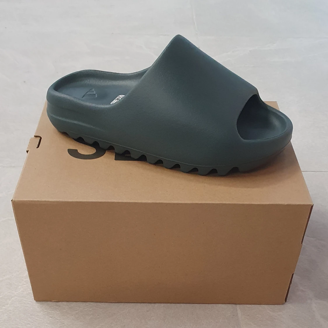 Säljer Jordan 1 Mids, Nike Dunk Lows och Yeezy Slides - 92