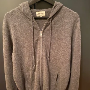 Soft goat zip hoodie - Strl M  Skick 7/10 Nypris ungefär 3000
