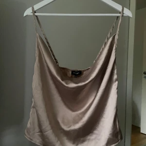 Festtopp i rosé brun - superfin rosé brun topp använd fåtal gånger