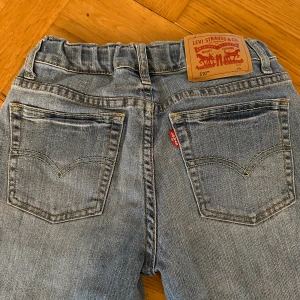 Levisjeans barn  - Barnjeans strl 14A, modell 510. Fint skick 